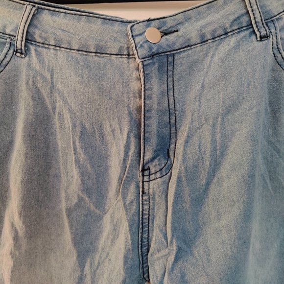Jean Ruffle Bottom Cropped Jean Capri's Size 4XL - Picture 4 of 5